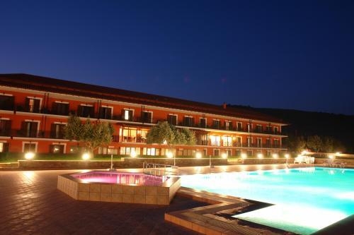 4* Europa Beach Hotel - Γαλαξίδι Φωκίδας ✦ -45% ✦ 4 Ημέρες (3 Διανυκτερεύσεις) ✦ 2 άτομα + 1 παιδί 3 ετών ✦ Ημιδιατροφή ✦ έως 31/08/2019 ✦ Μπροστά στην Παραλία! 4* Europa Beach Hotel - Γαλαξίδι Φωκίδας ✦ -45% ✦ 4 Ημέρες (3 Διανυκτερεύσεις) ✦ 2 άτομα + 1 παιδί 3 ετών ✦ Ημιδιατροφή ✦ έως 31/08/2019 ✦ Μπροστά στην Παραλία!