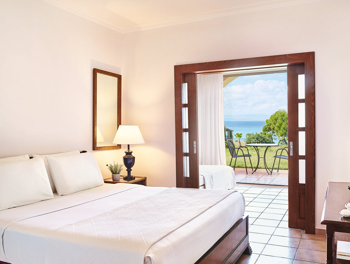 4* Grecotel Olympia Oasis &amp; Aqua Park - Κυλλήνη ✦ 4 Ημέρες (3 Διανυκτερεύσεις) ✦ 2 άτομα + 1 παιδί έως και 11 ετών ✦ 12 ✦ Πάσχα (14/04/2023 έως 18/04/2023) ✦ Δωρεάν Παιδικό πρόγραμμα Grecoland!