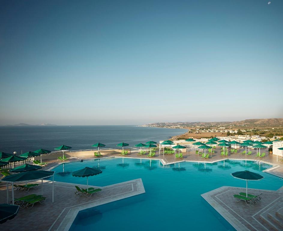 4* Mitsis Family Village Beach Hotel - Καρδάμαινα, Κως ✦ 2 Ημέρες (1 Διανυκτέρευση) ✦ 2 άτομα + 1 παιδί έως και 12 ετών ✦ 12 ✦ έως 31/10/2023 ✦ Μπροστά στην Παραλία!