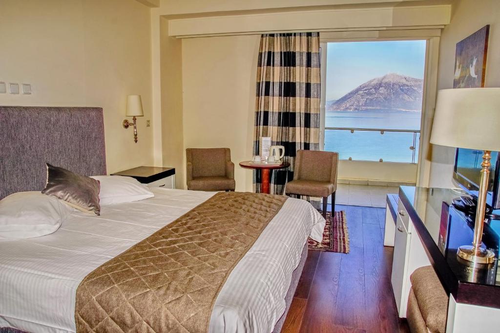 4* Porto Rio Hotel - Ρίο, Πάτρα ✦ 4 Ημέρες (3 Διανυκτερεύσεις) ✦ 2 άτομα + 1 παιδί έως 12 ετών ✦ 11 ✦ Πάσχα (14/04/2023 έως 18/04/2023) ✦ &lt;strong&gt;Διπλό γλέντι με μουσική M.Σάββατο και Κυριακή του Πάσχα με ψήσιμο παραδοσιακού οβελία!&lt;/strong&gt;