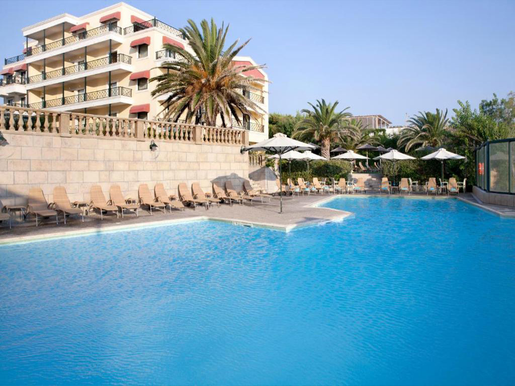 4* Ramada Attica Riviera Hotel - Μάτι Αττικής ✦ -44% ✦ 3 Ημέρες (2 Διανυκτερεύσεις) ✦ 2 άτομα + 2 παιδιά 1 έως 12 και 1 έως 2 ετών ✦ 12 ✦ 08/07/2022 έως 28/08/2022 ✦ Πλούσιο παραδοσιακό γεύμα με μουσική την Κυριακή του Πάσχα!