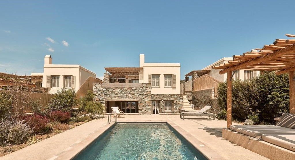 5* Diles &amp; Rinies Villas - Τήνος ✦ 3 Ημέρες (2 Διανυκτερεύσεις) ✦ 4 άτομα ✦ Χωρίς Πρωινό ✦ 21/03/2022 έως 30/09/2022 ✦ Εξαιρετική Τοποθεσία!