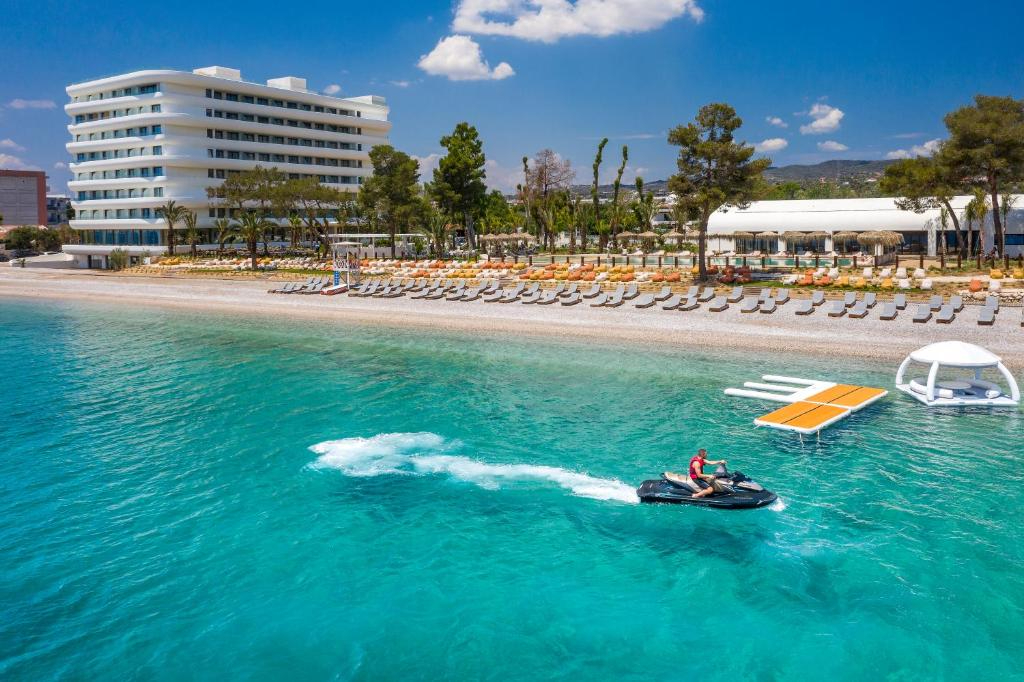 5* Isla Brown - Άγιοι Θεόδωροι, Κόρινθος