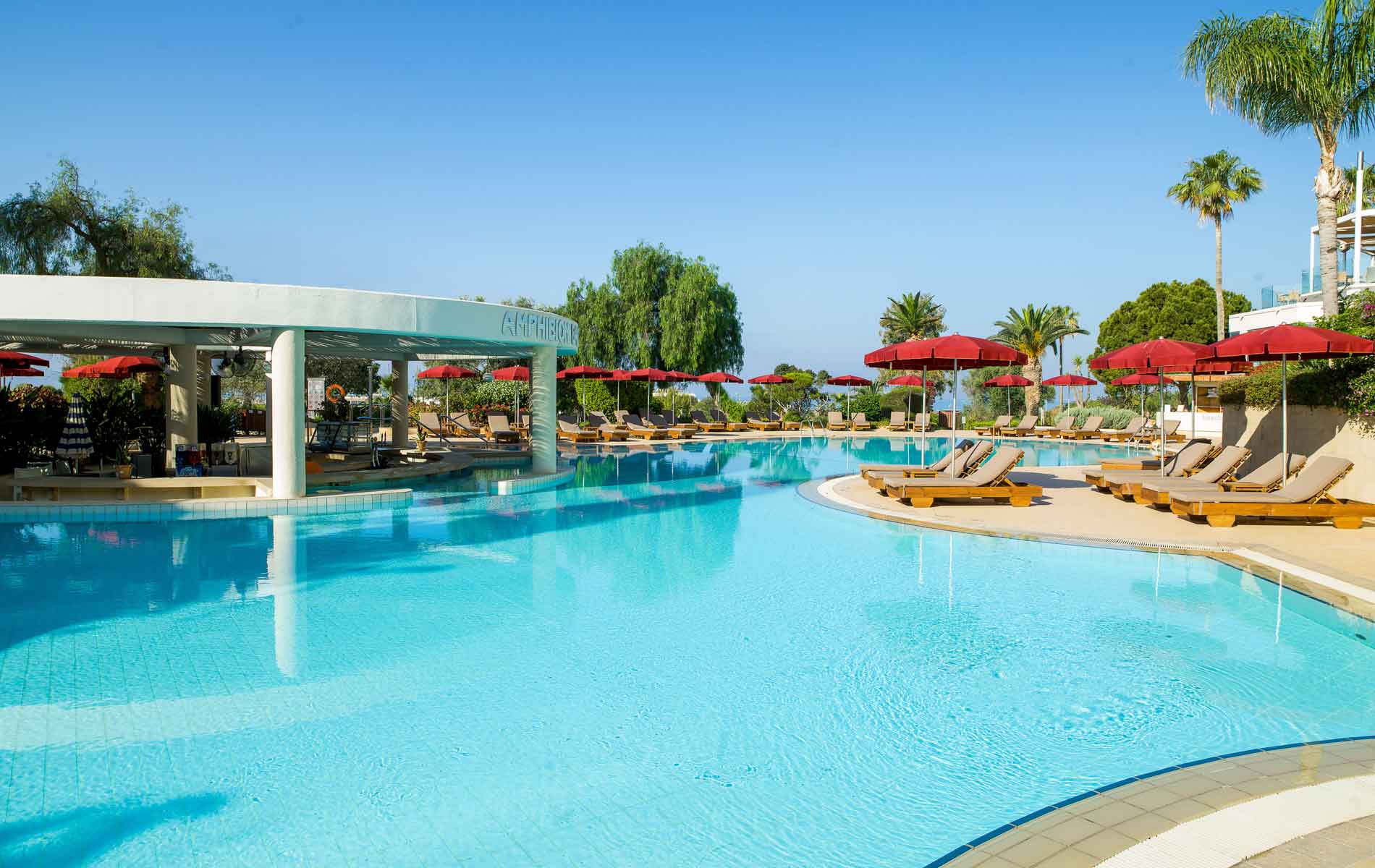 5* St Raphael Resort - Λεμεσός, Κύπρος ✦ 2 Ημέρες (1 Διανυκτέρευση) ✦ 2 άτομα ✦ 2 ✦ 23/02/2023 έως 31/10/2023 ✦ Κοντά σε παραλία!