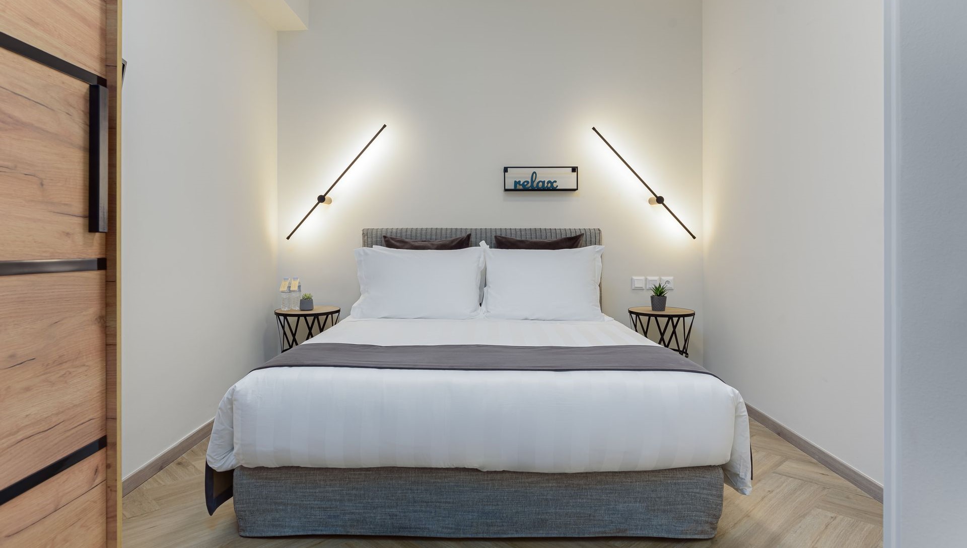 Acropolis Premium Residence by Bill &amp; John Apartments - Αθήνα ✦ 2 Ημέρες (1 Διανυκτέρευση) ✦ 6 άτομα ✦ 1 ✦ 04/05/2022 έως 30/09/2022 ✦ Στην καρδιά της Αθήνας!