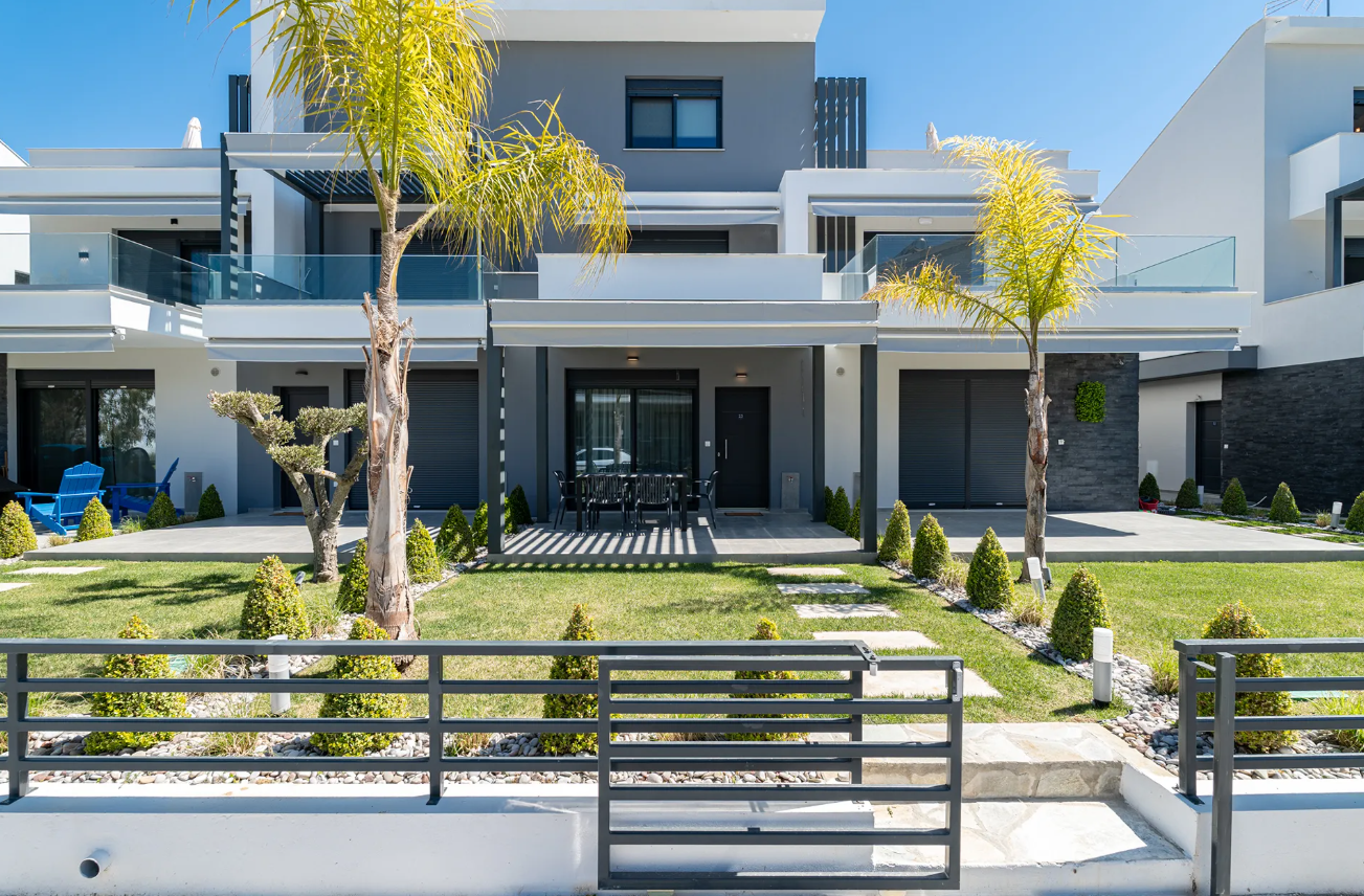 Athina Residential Complex - Παραλία Οφρυνίου, Καβάλα ✦ -25% ✦ 2 Ημέρες (1 Διανυκτέρευση) ✦ 4 άτομα + 2 παιδιά έως 2 ετών ✦ 1 ✦ έως 15/10/2026 ✦ Επιλέξτε 4 διανυκτερεύσεις και πληρώστε μόνο τις 3!Κοντά στην παραλία!
