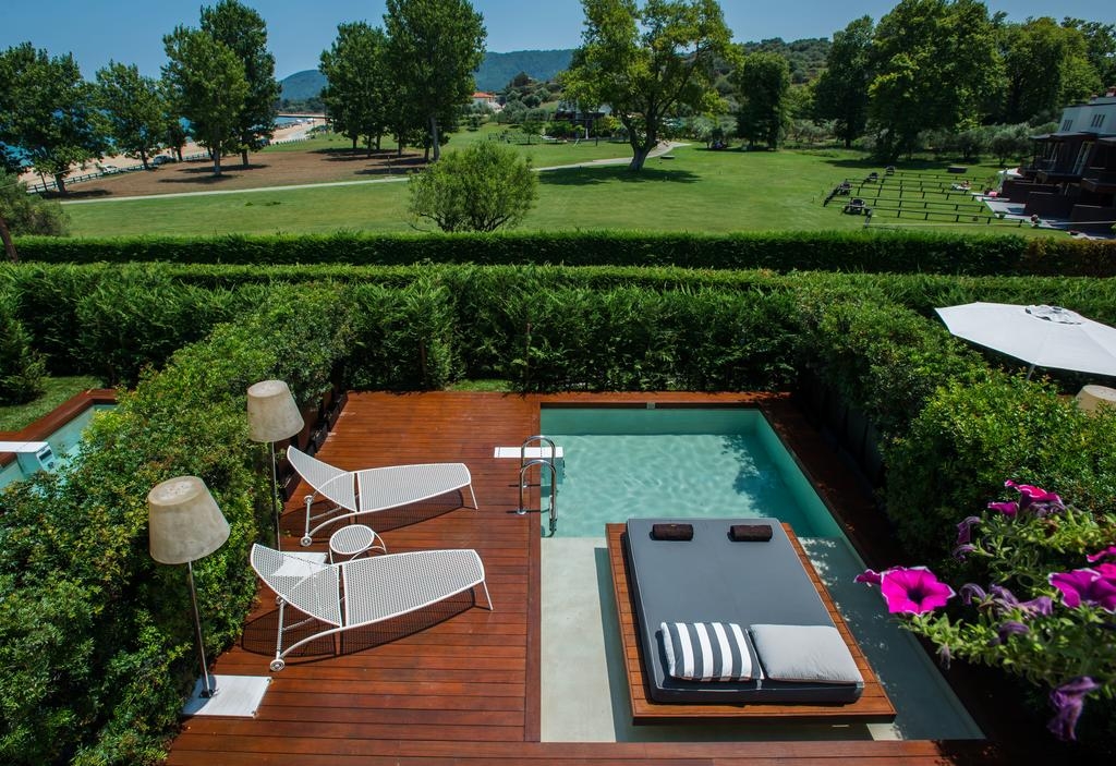 Avaton Luxury Villas Resort Relais &amp; Chateaux - Ουρανούπολη, Χαλκιδική ✦ 2 Ημέρες (1 Διανυκτέρευση) ✦ 2 άτομα ✦ Χωρίς Πρωινό ✦ 01/05/2022 έως 30/09/2022 ✦ Μπροστά στην Παραλία!