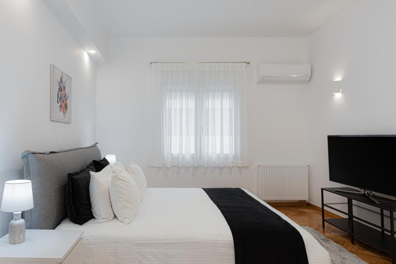 Kolonaki Luxury Residence by Bill &amp; John Apartments Athens - Αθήνα ✦ 3 Ημέρες (2 Διανυκτερεύσεις) ✦ 2 άτομα ✦ Χωρίς Πρωινό ✦ έως 11/09/2021 ✦ Κοντά στο κέντρο της πόλης!