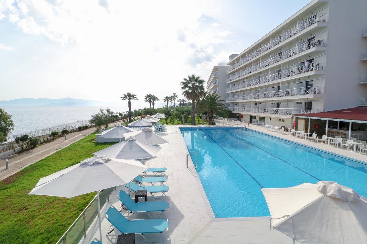 Calamos Beach Hotel - Κάλαμος ✦ -50% ✦ 3 Ημέρες (2 Διανυκτερεύσεις) ✦ 2 άτομα + 1 παιδί έως 12 ετών ✦ 12 ✦ 01/06/2022 έως 09/06/2022 και 14/06/2022 έως 30/06/2022 και 01/09/2022 έως 30/09/2022 ✦ Μπροστά στην Παραλία!