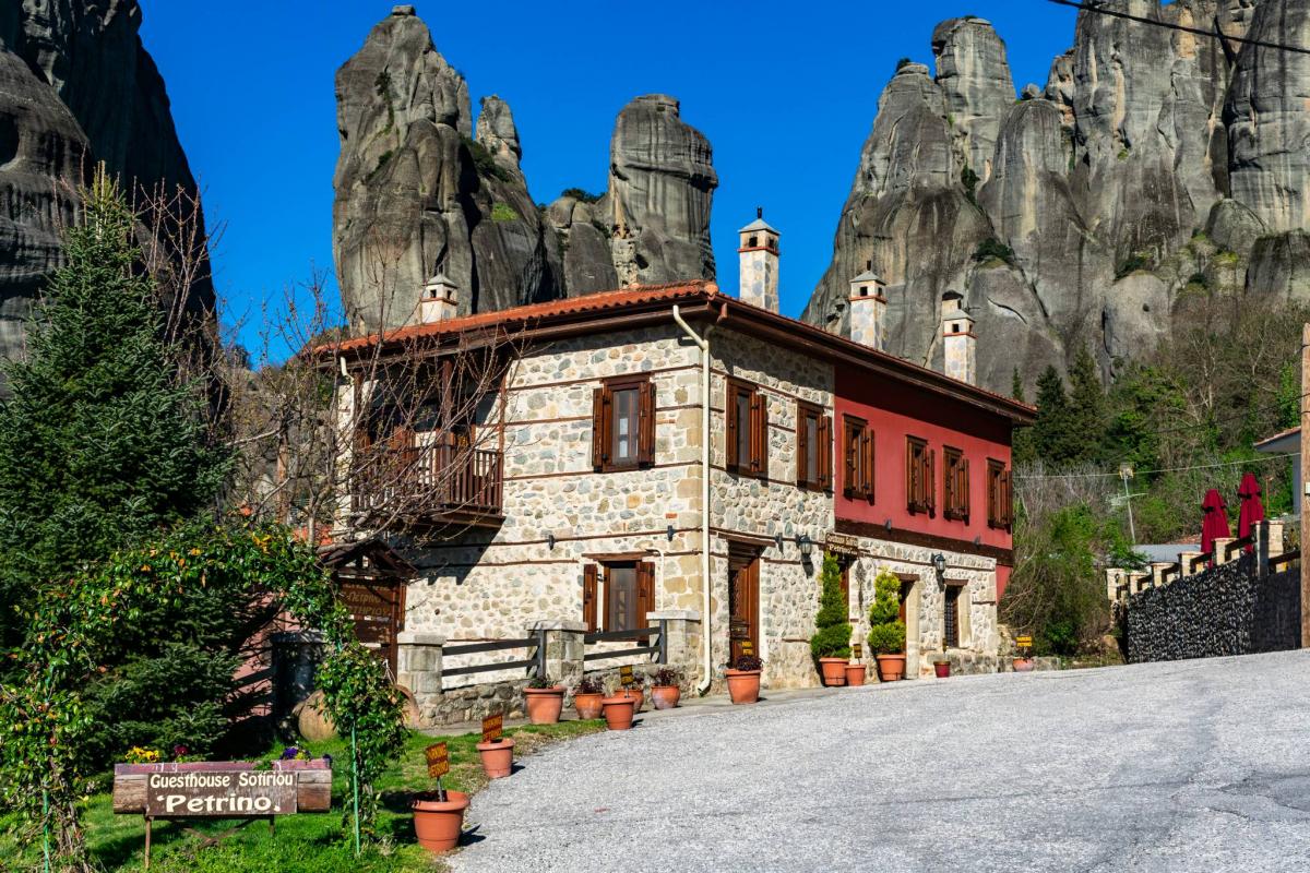 Petrino Guesthouse - Καλαμπάκα ✦ -33% ✦ 2 Ημέρες (1 Διανυκτέρευση) ✦ 2 άτομα ✦ 2 ✦ 01/10/2026 έως 30/11/2026 και 07/01/2027 έως 31/03/2027 ✦ Με την αγορά 2 διανυκτερεύσεων για διαμονή από Κυριακή έως Πέμπτη δίδεται επιπλέον 1 Νύχτα ΔΩΡΟ!