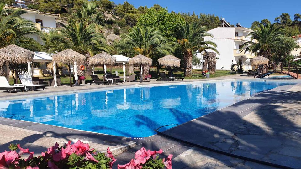 Koviou Holiday Village - Νικήτη, Χαλκιδική ✦ 2 Ημέρες (1 Διανυκτέρευση) ✦ 2 άτομα + 2 παιδιά, 1 έως 12 ετών και 1 έως 2 ετών ✦ 8 ✦ έως 22/08/2026 ✦ Κοντά στην παραλία!