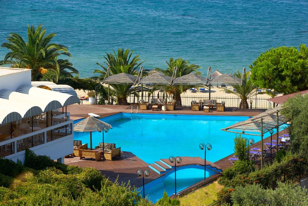Hotel Kamari Beach - Ποτός, Θάσος ✦ 2 Ημέρες (1 Διανυκτέρευση) ✦ 2 άτομα + 1 παιδί έως 11 ετών ✦ 2 ✦ 03/06/2022 έως 30/09/2022 ✦ Μπροστά στην παραλία!
