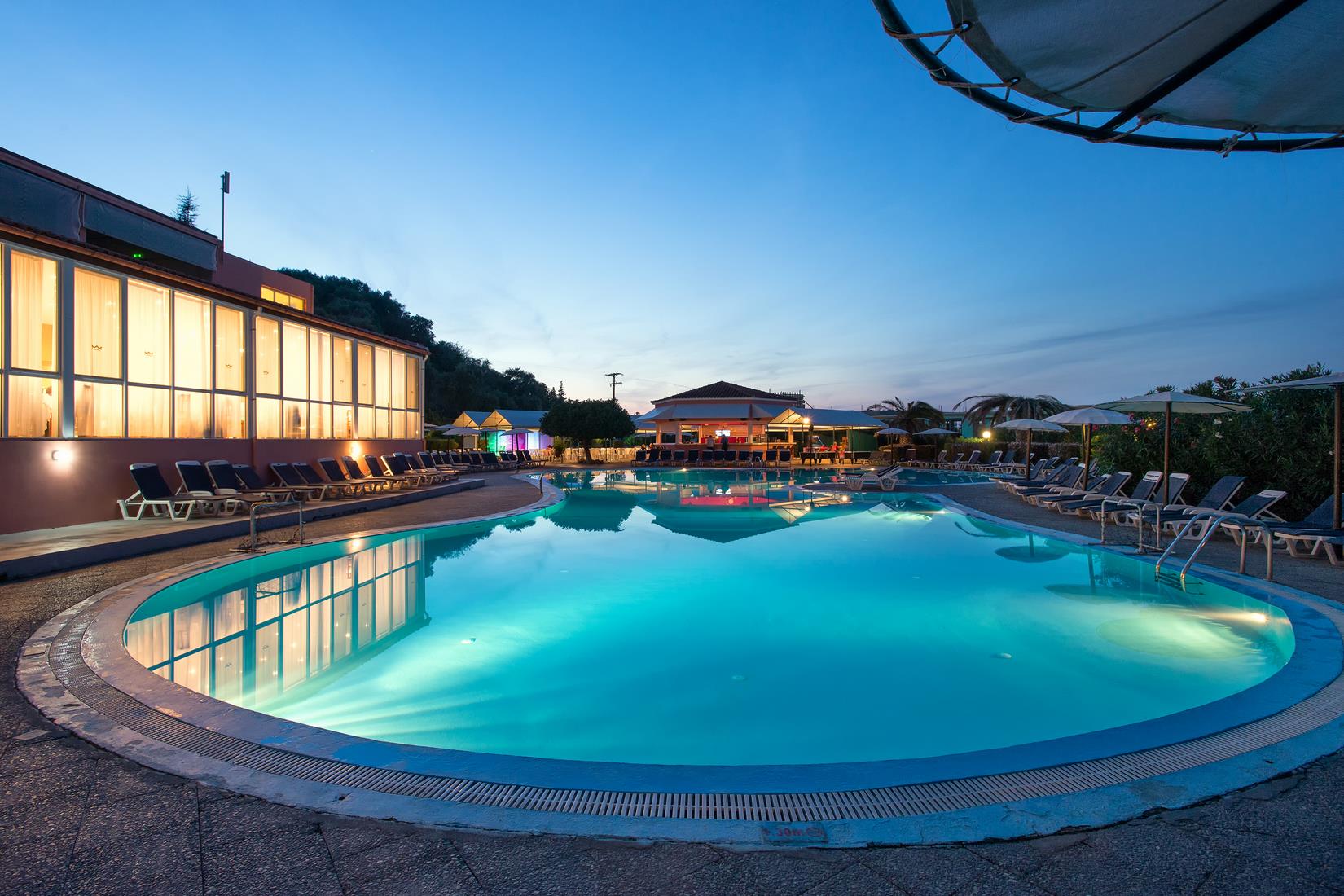 Hotel Sidari Panorama Resort - Κέρκυρα ✦ 2 Ημέρες (1 Διανυκτέρευση) ✦ 2 άτομα + 1 παιδί έως 12 ετών ✦ 12 ✦ 09/05/2022 έως 30/09/2022 ✦ Κοντά στην Παραλία!