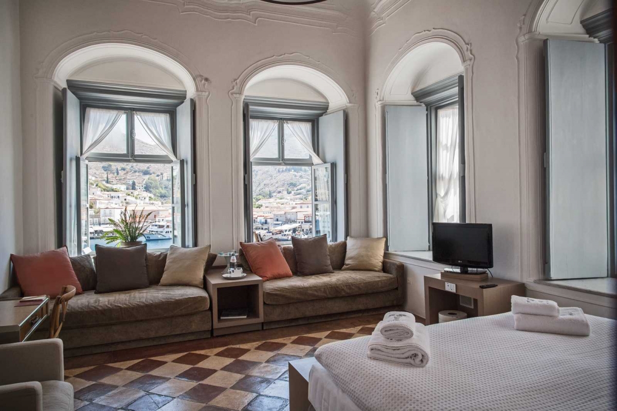 5* Hydrea Hotel - Ύδρα ✦ 2 Ημέρες (1 Διανυκτέρευση) ✦ 2 άτομα ✦ 2 ✦ έως 30/09/2022 ✦ Θαυμάσια Τοποθεσία!