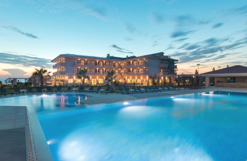 4* King Maron Hotel - Μαρώνεια, Ροδόπη ✦ 2 Ημέρες (1 Διανυκτέρευση) ✦ 2 άτομα ✦ 2 ✦ 29/04/2023 έως 14/10/2023 ✦ Μπροστά στην Παραλία!