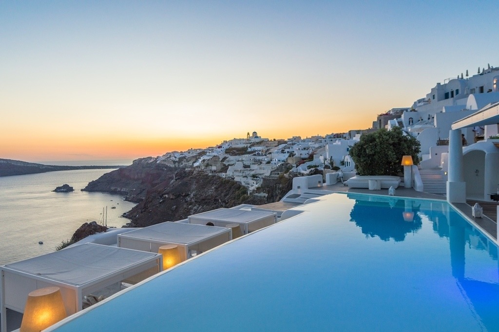 5* Katikies Kirini Santorini / The Leading Hotels Of The World – Οία, Σαντορίνη Σαντορίνη για 2 ημέρες / 1 νύχτα με πρωινό για 2 άτομα