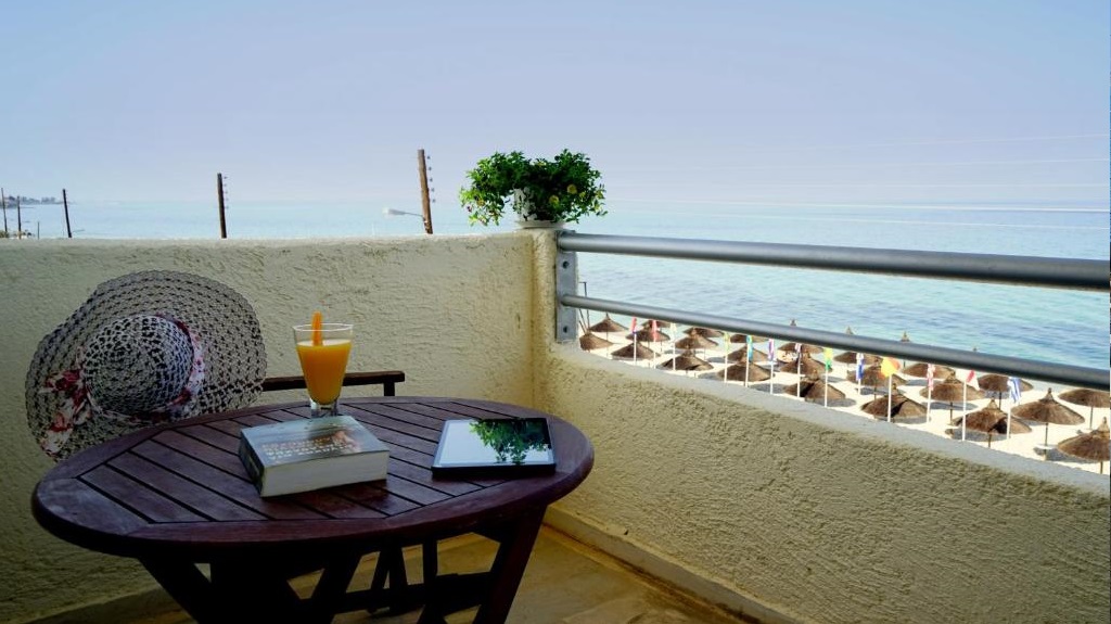 Kokkoni Beach Hotel - Κοκκώνι Κορινθίας ✦ -30% ✦ 4 Ημέρες (3 Διανυκτερεύσεις) ✦ 2 άτομα ✦ 2 ✦ Πρωτομαγιά (28/04/2023 έως 02/05/20203) ✦ Μπροστά στη θάλασσα!