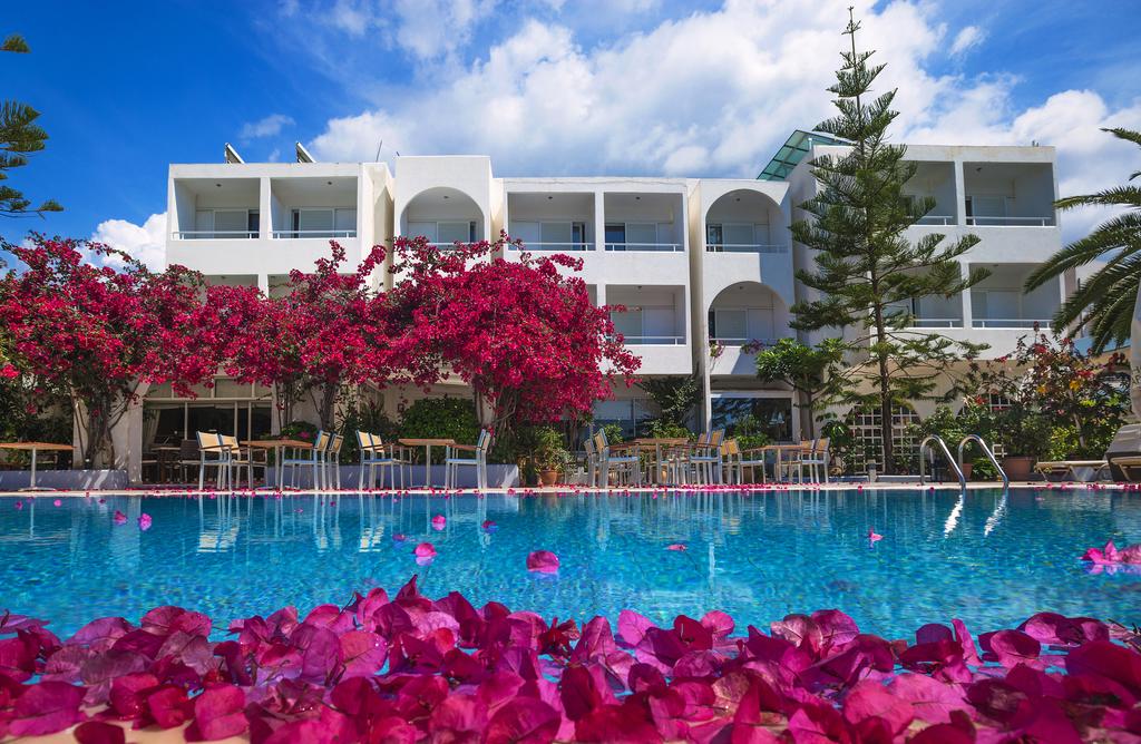Kyparissia Beach Hotel - Κυπαρισσία ✦ 4 Ημέρες (3 Διανυκτερεύσεις) ✦ 2 άτομα ✦ Πρωινό ✦ 01/09/2021 έως 30/09/2021 ✦ Κοντά σε παραλία!