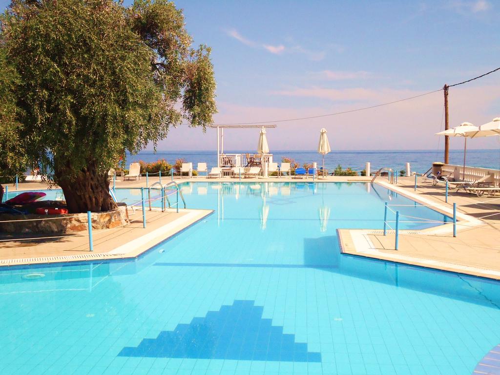 4* Maranton Beach Hotel - Θάσος ✦ 2 Ημέρες (1 Διανυκτέρευση) ✦ 2 άτομα + 1 παιδί έως και 11 ετών ✦ 12 ✦ 01/07/2022 έως 30/09/2022 ✦ Μπροστά στη Θάλασσα!