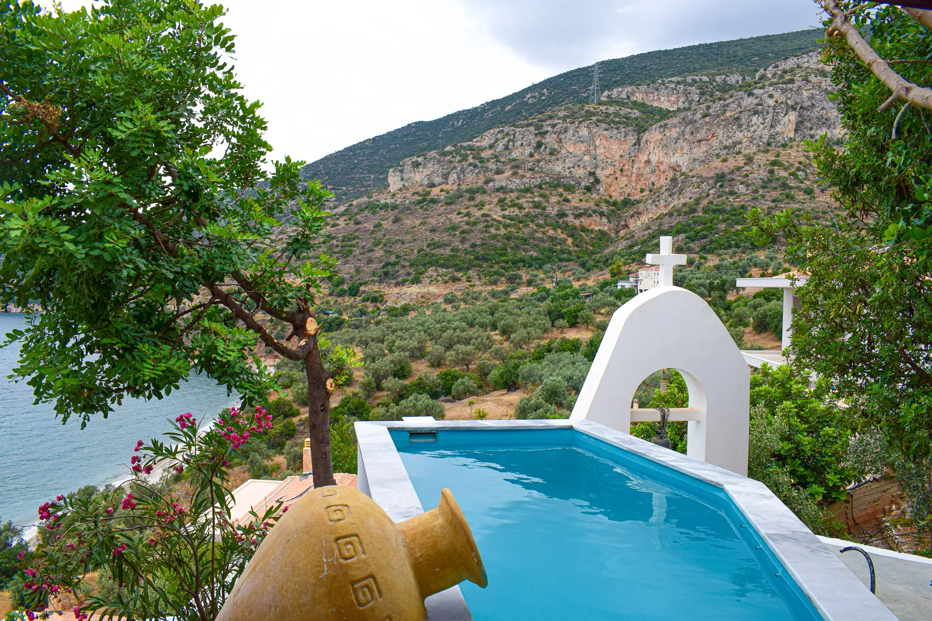 Muses SeaSide Villas - Παράλιο Άστρος, Αρκαδία ✦ 3 Ημέρες (2 Διανυκτερεύσεις) ✦ 2 άτομα ✦ 1 ✦ 01/06/2022 έως 30/09/2022 ✦ Μοναδική θέα στη Θάλασσα!