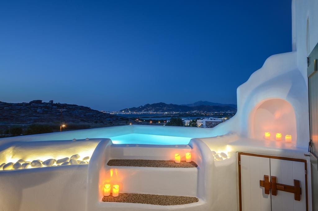 Naxos Euphoria Suites - Στελίδα, Νάξος ✦ 2 Ημέρες (1 Διανυκτέρευση) ✦ 2 άτομα + 1 παιδί έως 5 ετών ✦ 2 ✦ 25/03/2022 έως 30/09/2022 ✦ Υπέροχη Τοποθεσία!
