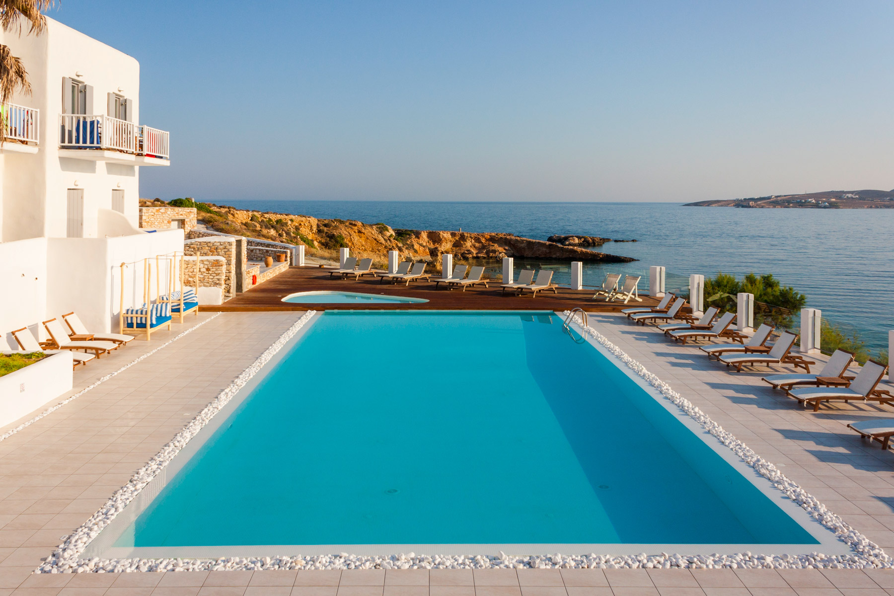 4* Paros Bay Sea Resort Hotel - Πάρος ✦ 2 Ημέρες (1 Διανυκτέρευση) ✦ 2 άτομα ✦ 2 ✦ 01/05/2022 έως 30/09/2022 ✦ Δίπλα στην Παραλία!