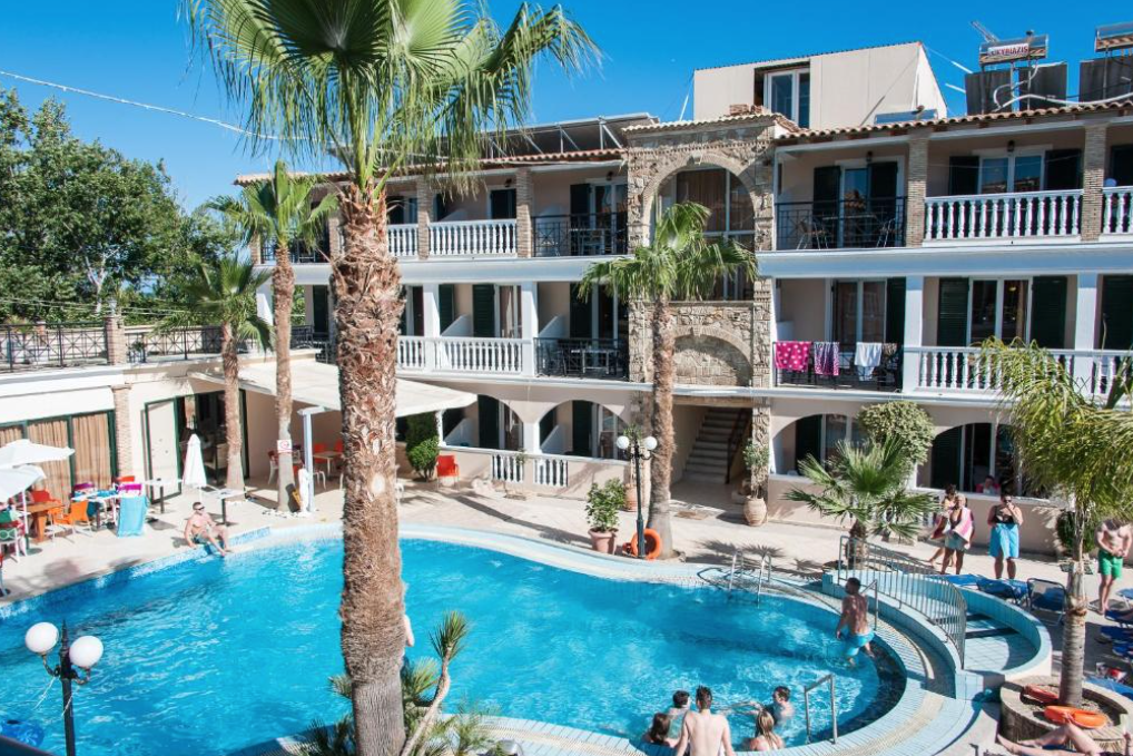 Zante Plaza Hotel - Ζάκυνθος Λαγανάς ✦ -45% ✦ 3 Ημέρες (2 Διανυκτερεύσεις) ✦ 2 άτομα + 1 παιδί έως 12 ετών ✦ 12 ✦ 01/06/2023 έως 27/06/2023 και 01/09/2023 έως 28/09/2023 ✦ Free WiFi στους κοινόχρηστους Χωρους!